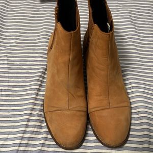 Toms suede boots